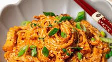 15 Minutes Kimchi Udon: Easy Creamy Noodles (김치우동)