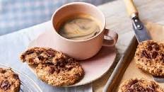 Banana and oat cookies