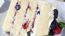 Berry Chantilly Cake