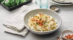 Carbonara-style garlic and herb Philadelphia pasta