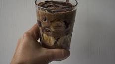 Chia Pudding Ciocco-Banana con Glassa al Cioccolato