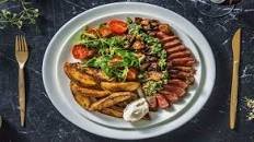 Filet mignon au chimichurri pommes de terre, champignons et salade