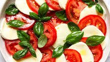 Italian Caprese Salad - ready in 5 minutes!
