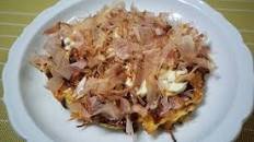 Making simple and delicious seafood okonomiyaki