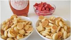 Mini pancake cereal
