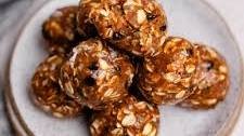 No Bake Almond Butter Oatmeal Balls {4 Ingredients}