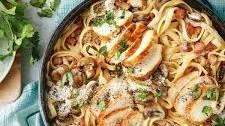 One-pot creamy chicken and mushroom carbonara recipe