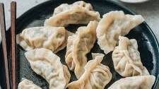 Pork and Chive Dumplings (猪肉韭菜水饺)
