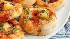 Recipe: Cheesy Pizza Pinwheels