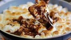 Salted Caramel Banana Baked S’mores Dip