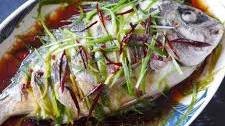 Steamed Fish, the Chinese Way (清蒸鱼)