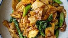 Vegan Pad See Ew (Thai soy sauce stir-fried noodles)
