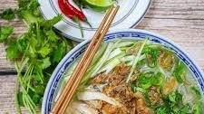 Vietnamese Chicken And Glass Noodle Soup (Miến Gà)